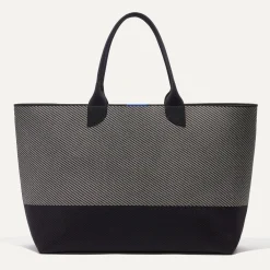 The Lightweight Mega Tote