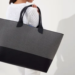 The Lightweight Mega Tote