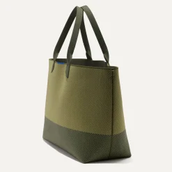 The Lightweight Mega Tote