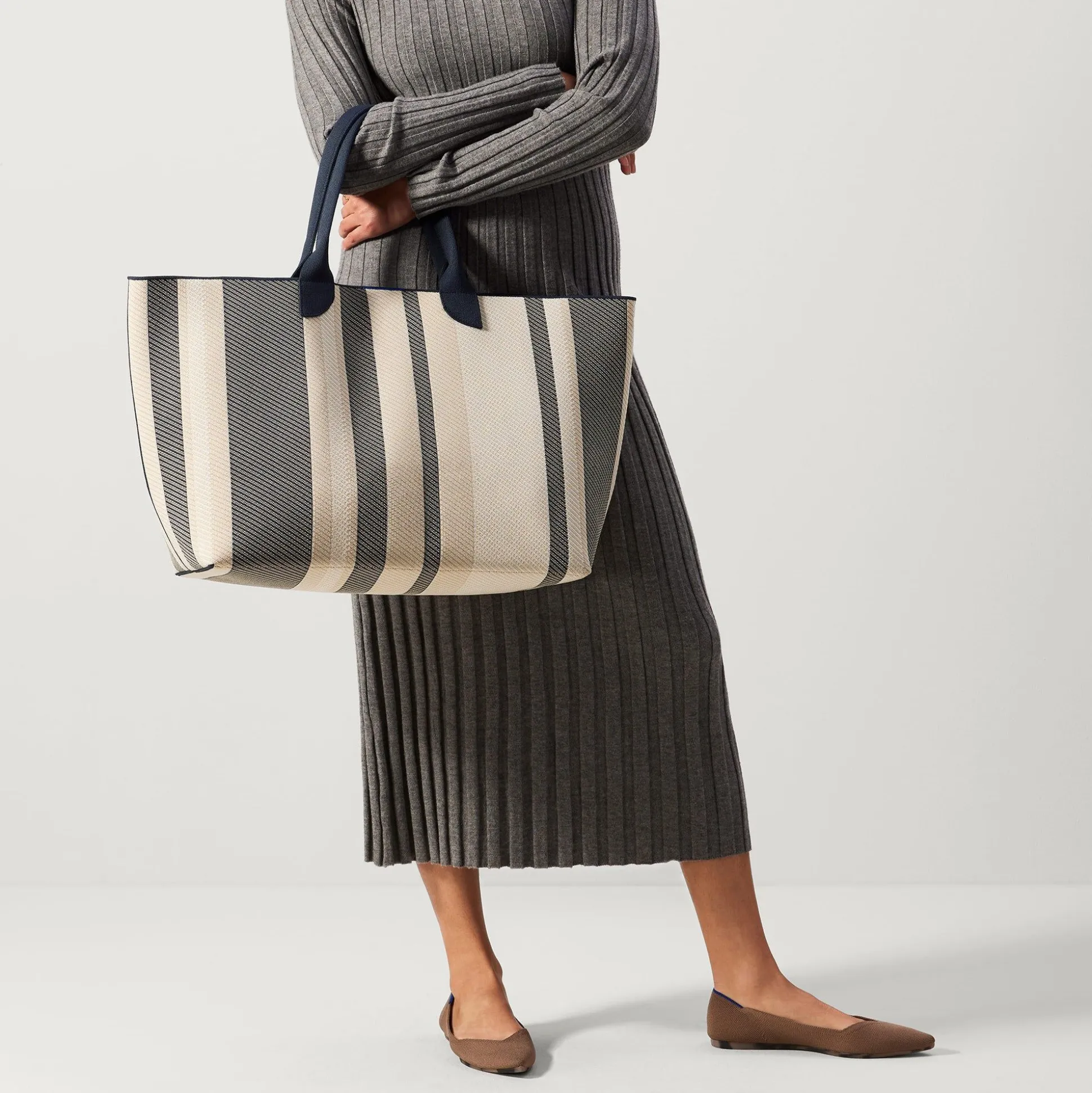 The Lightweight Mega Tote