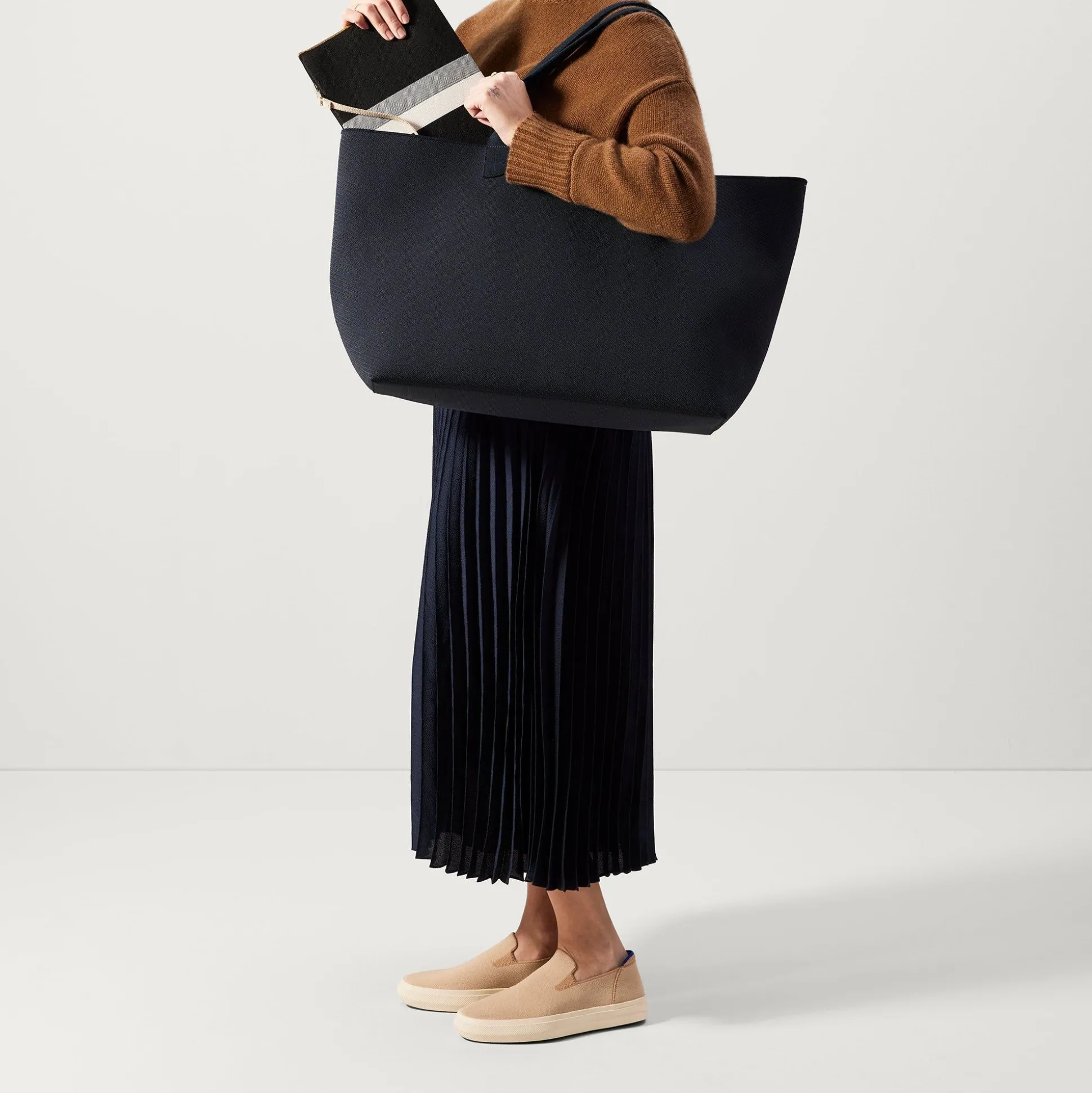 The Lightweight Mega Tote