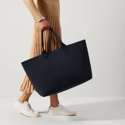 The Lightweight Mega Tote