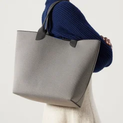 The Lightweight Tote